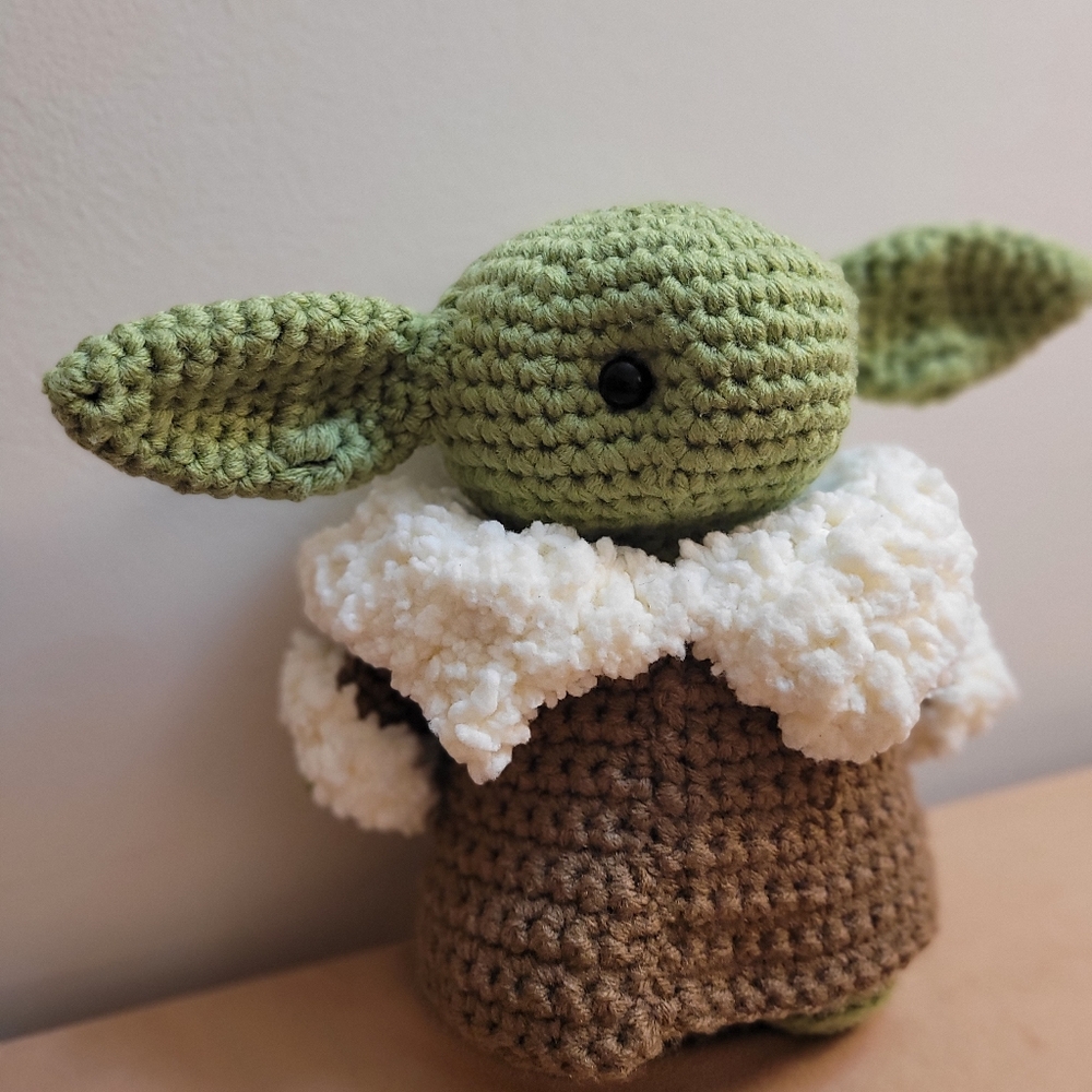 Amigurumi Baby Yoda Plushie 10" Handmade Crochet Animal Plush Grogu Alien Child - Picture 5 of 12